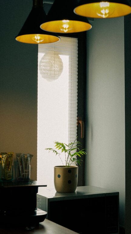 Tips for Creating a Relaxing Home Environment with Simple Decor Changes