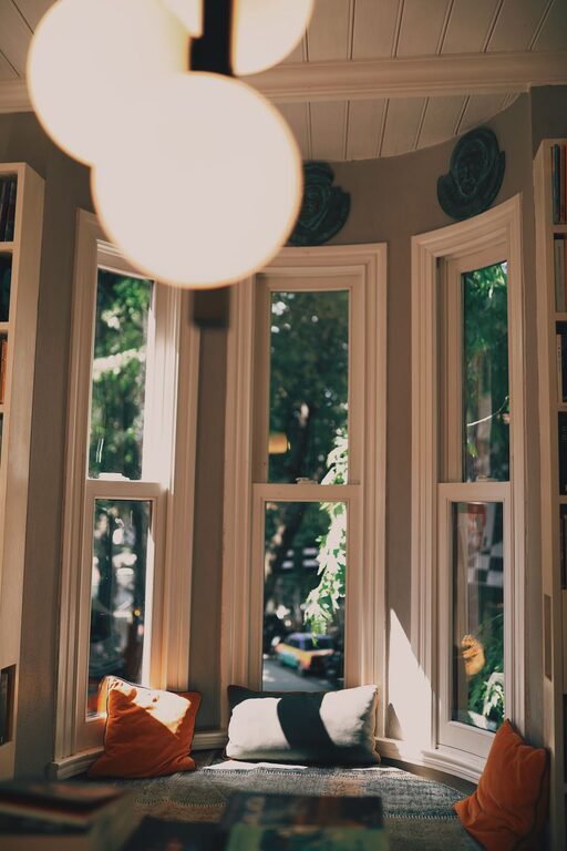 How to Create a Cozy and Inviting Reading Nook at Home